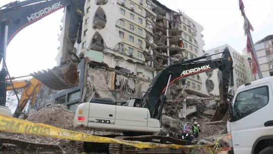 Diyarbakır'da arama-kurtarma çalışmaları devam ediyor