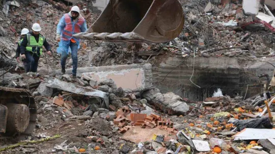 Diyarbakır'da arama-kurtarma çalışmaları devam ediyor