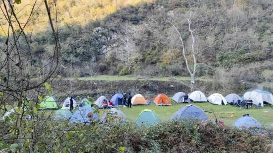 Doğançay'ın güzelliklerini kamp yaparak keşfettiler