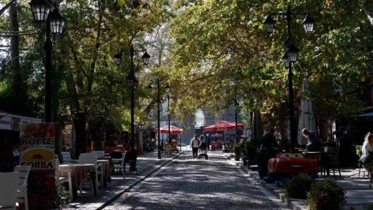 Doğu'da kar, Batı'da bahar, hem güneşin hem sonbaharın keyfini doyasıya yaşadılar