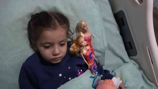 Doktorların umudunu kestiği küçük Mira, Türkiye'de sağlığına kavuştu