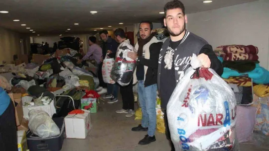 Döşemealtı depremzedeler için tek yürek oldu