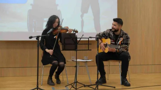 Dramdan doğan başarı engelli sporcu Elif Çelik: 'Müdür okula kabul etmemişti, şimdi Türkiye birinciliğim var'