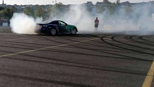 Drift gösterisi nefesleri kesti, heyecan dolu anlar FPV dron ile görüntülendi