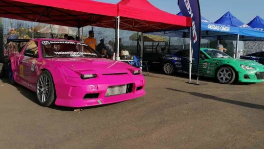 Drift gösterisi nefesleri kesti, heyecan dolu anlar FPV dron ile görüntülendi