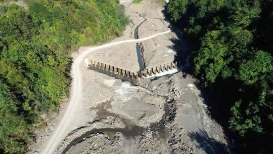 DSİ'den Ezine Çay'ında hümmalı çalışma