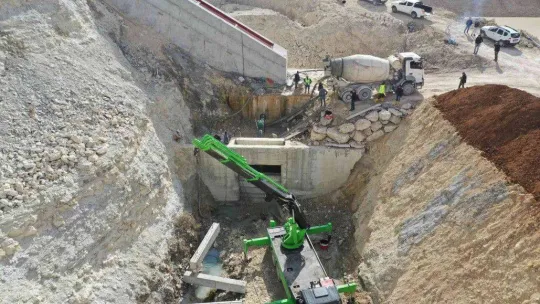 DSİ Genel Müdürü Akca: 'Aksıfat Barajı, Mersin'in Silifke ve Erdemli ilçelerine yıllık 8,3 hm küp içme suyu sağlayacak'