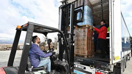 DTO yardım tırlarını yola çıkardı