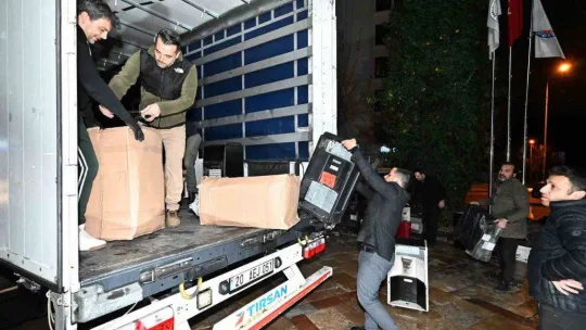 DTO yardım tırlarını yola çıkardı