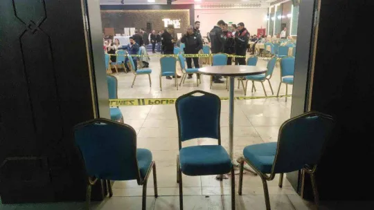 Düğünde yeğenine kurşun yağdırdı