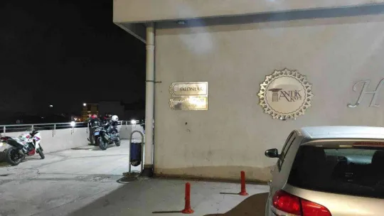 Düğünde yeğenine kurşun yağdırdı