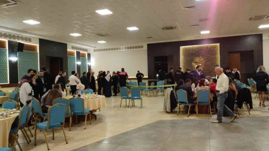 Düğünde yeğenine kurşun yağdırdı