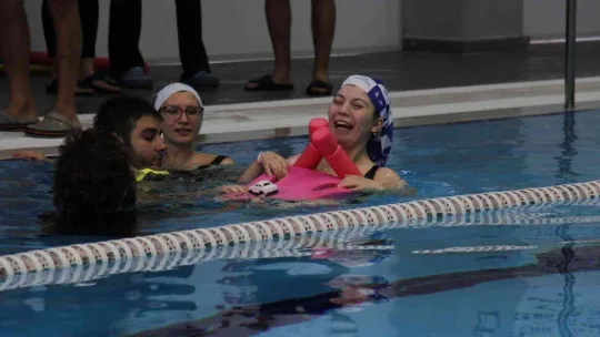 Dünya Engelliler Gününde engelleri dalışla aştılar