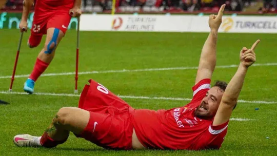 Dünya Kupası, Ampute Futbol Milli Takımı'nın ellerinde yükseldi