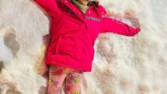 Dursunbey'de kar yağışı sonrası 38 mahallenin yolu ulaşıma kapandı