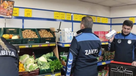 Dursunbey'de zincir marketlere ceza yağdı