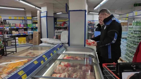 Dursunbey'de zincir marketlere ceza yağdı