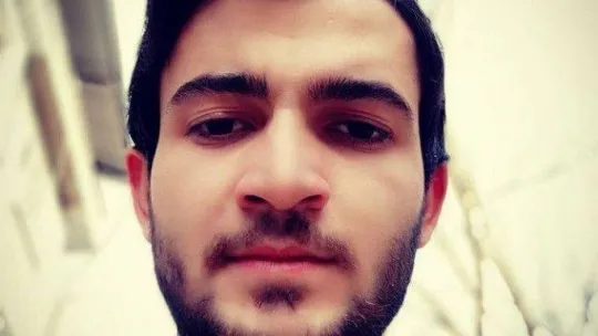 Duvara çarpıp takla atan otomobil 2 kişiye mezar oldu, kaza anı kamerada