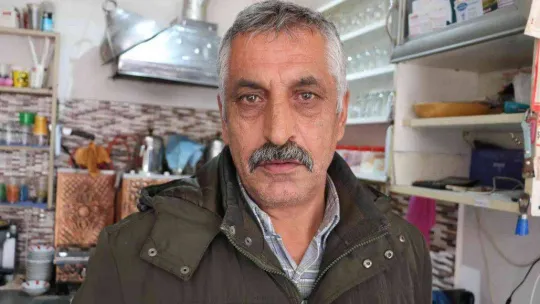 Duyarlı çaycı 1 haftadır aradığı altın sahibini polislerin yardımıyla buldu