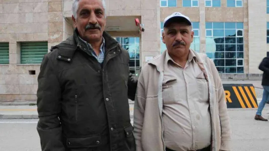 Duyarlı çaycı 1 haftadır aradığı altın sahibini polislerin yardımıyla buldu