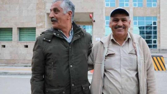 Duyarlı çaycı 1 haftadır aradığı altın sahibini polislerin yardımıyla buldu