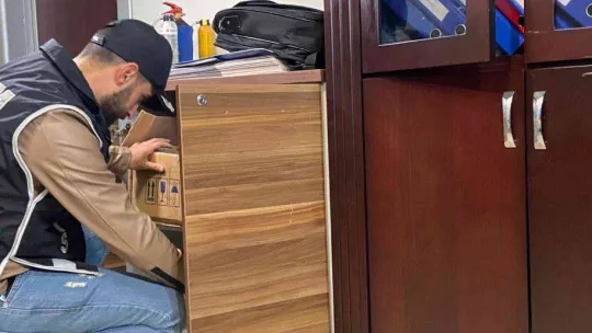 Ehliyet ve SRC sınavlarında sahtecilik yapan çeteye eş zamanlı operasyon