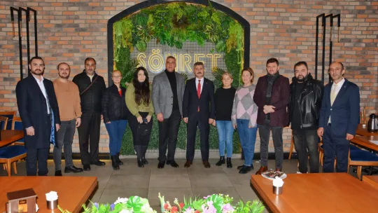 Ömer Hakverdi gazetecilerle bir araya geldi