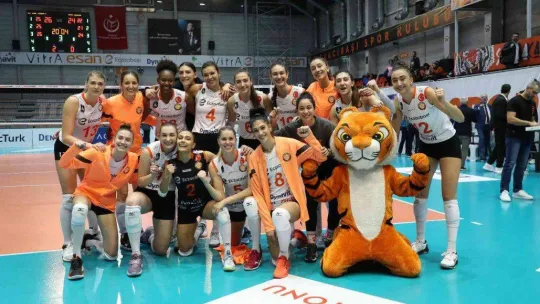 Eczacıbaşı Dynavit, ligde 3'te 3 yaptı