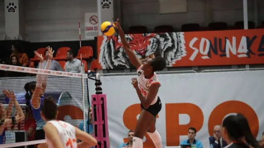 Eczacıbaşı Dynavit, ligde 3'te 3 yaptı