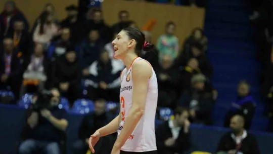 Eczacıbaşı Dynavit, Romanya'dan galibiyetle dönüyor