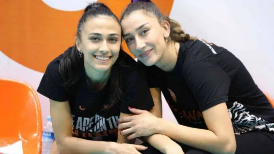 Eczacıbaşı Dynavit, sezonun ilk maçını derbiyle açıyor