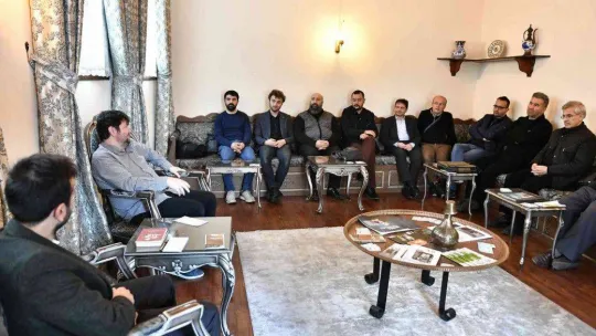 Edebiyatseverler Kedili Tekke'de buluştu