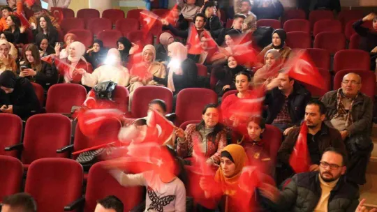 Edirne'de 'Uluslararası Göçmenler Günü' renkli görüntülere sahne oldu