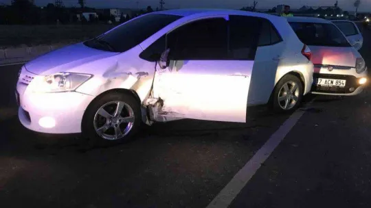 Edirne'de 2 otomobil çarpıştı, 2 kişi yaralandı