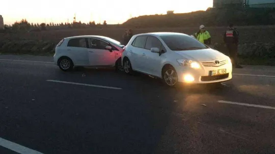 Edirne'de 2 otomobil çarpıştı, 2 kişi yaralandı