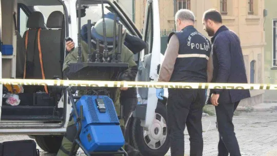 Edirne'de bomba paniği: Şüpheli çantadan kıyafet çıktı