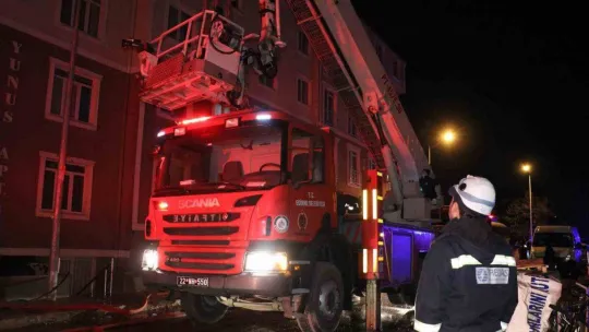 Edirne'de çatıda çıkan yangın korkuttu