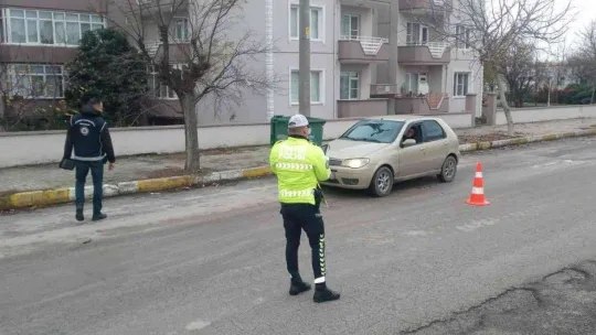 Edirne'de düzensiz göçmen ve huzur güven denetimi yapıldı