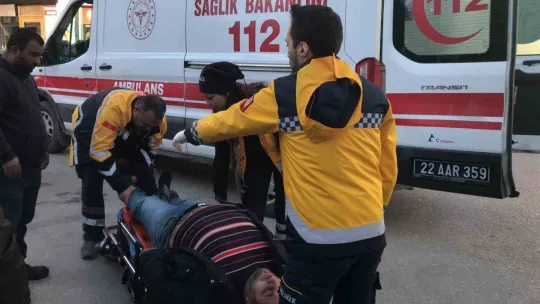 Edirne'de motosiklet sürücüsü, çarptığı yayayı yaralı halde bırakıp kaçtı