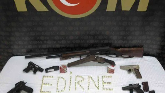 Edirne'de organize suç örgütüne yönelik operasyon: 10 gözaltı