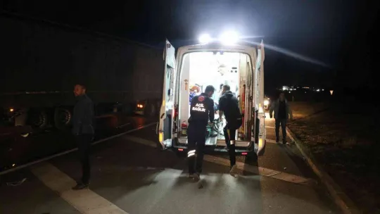 Edirne'de otomobil ile tır çarpıştı: 1 yaralı