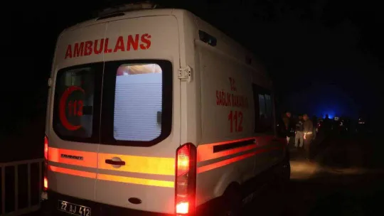 Edirne'de otomobil köprüden uçtu: 3'ü çocuk 5 yaralı