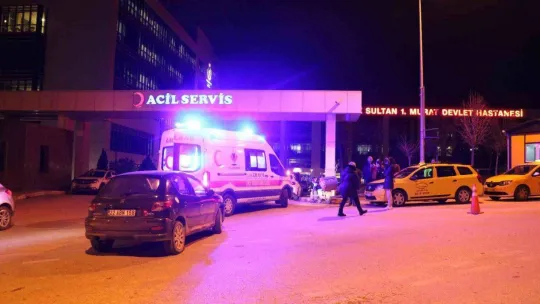 Edirne'de otomobille çarpışan motosikletli kurye yaralandı