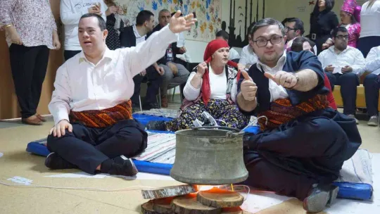 Edirne'de özel öğrenciler unutulan kültürümüzü yaşatarak gönüllerince eğlendi