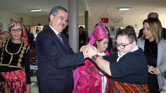 Edirne'de özel öğrenciler unutulan kültürümüzü yaşatarak gönüllerince eğlendi