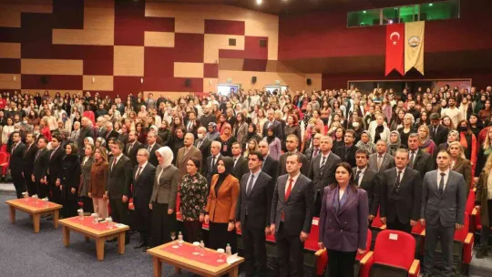 Edirne'de panelde kadınlar el emeği ürünlerini tanıttı