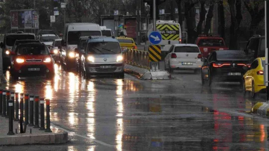 Edirne'de sağanak etkili oldu, vatandaşlar zor anlar yaşadı