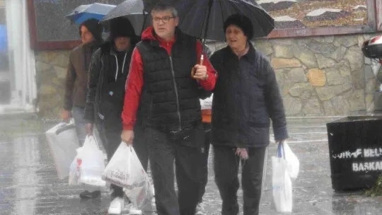 Edirne'de sağanak etkili oldu, vatandaşlar zor anlar yaşadı