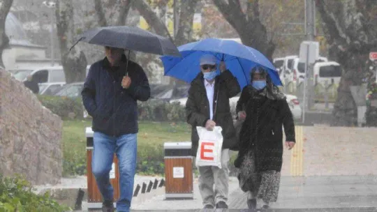 Edirne'de sağanak etkili oldu, vatandaşlar zor anlar yaşadı