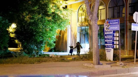 Edirne'de sıcak dakikalar: Polis sosyal tesislerine şüpheli çanta atıp kaçan kişiler yakalandı